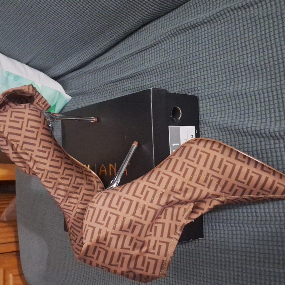 Monogram boot - Picture 6 of 7